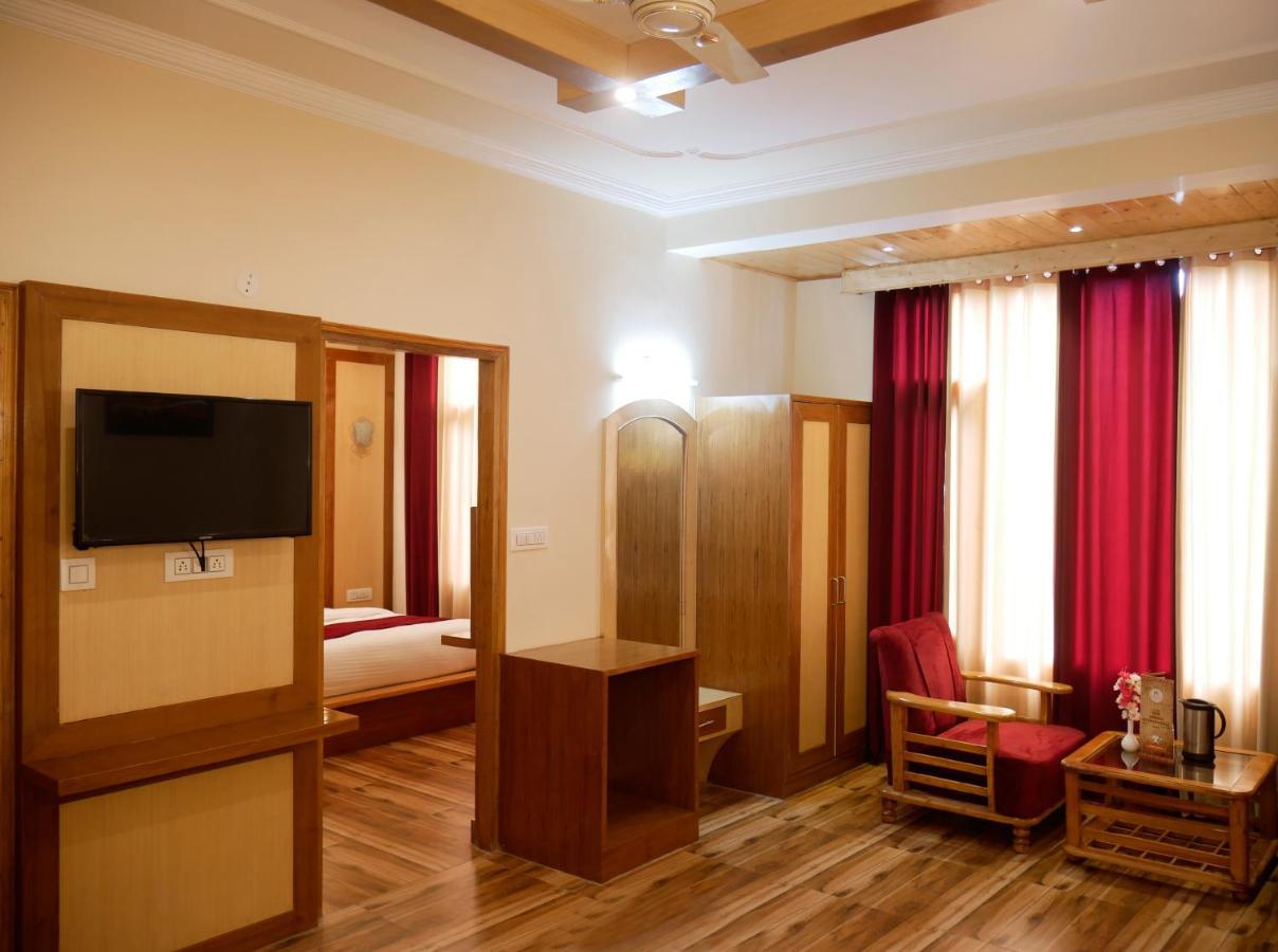 New Ambika International Mall Road Hotel Manāli Esterno foto