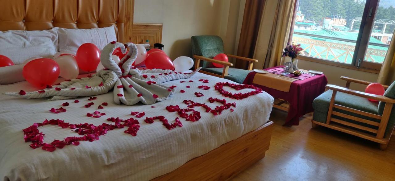 New Ambika International Mall Road Hotel Manāli Esterno foto