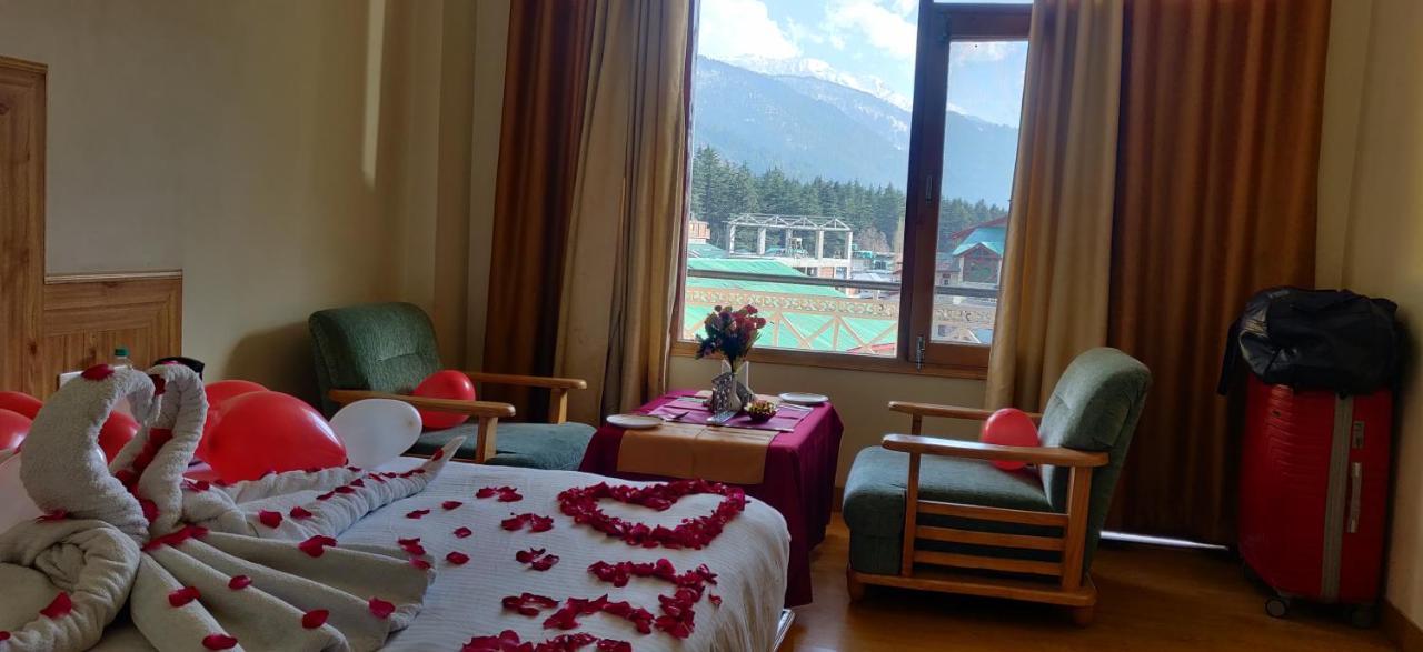 New Ambika International Mall Road Hotel Manāli Esterno foto