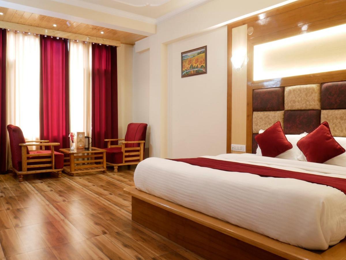 New Ambika International Mall Road Hotel Manāli Esterno foto