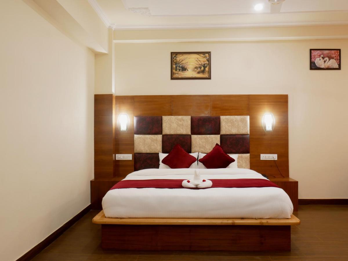 New Ambika International Mall Road Hotel Manāli Esterno foto