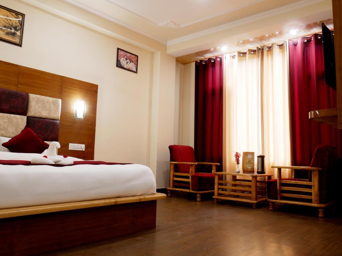 New Ambika International Mall Road Hotel Manāli Esterno foto