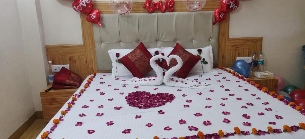 New Ambika International Mall Road Hotel Manāli Esterno foto