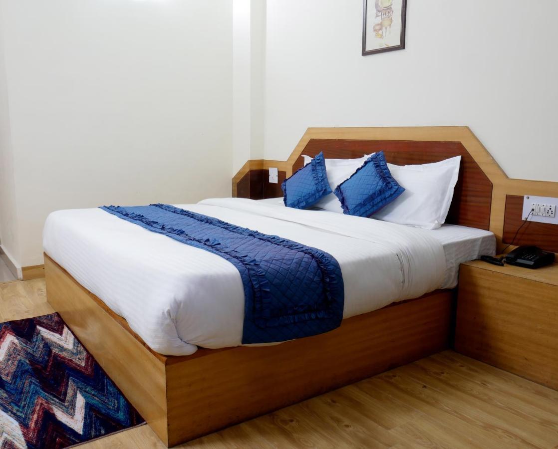 New Ambika International Mall Road Hotel Manāli Esterno foto