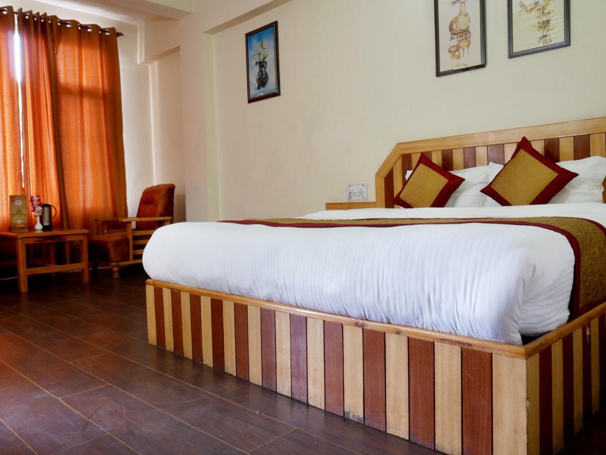 New Ambika International Mall Road Hotel Manāli Esterno foto