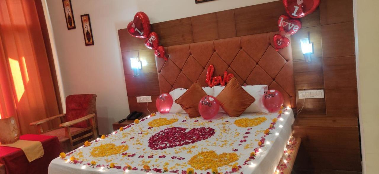 New Ambika International Mall Road Hotel Manāli Esterno foto