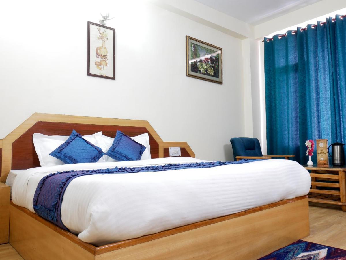 New Ambika International Mall Road Hotel Manāli Esterno foto