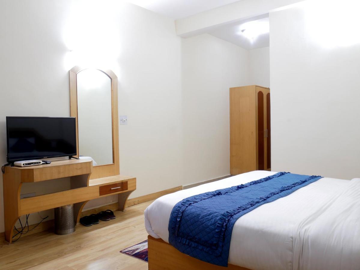 New Ambika International Mall Road Hotel Manāli Esterno foto